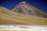 Licancabur - 5960 m n.m. od Laguna Blanca (4200 m n.m.); SW Bolivia